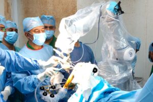 शासकीय रुग्णालयात क्रांती: रोबोटिक गुडघा प्रत्यारोपण शस्त्रक्रिया यशस्वी!